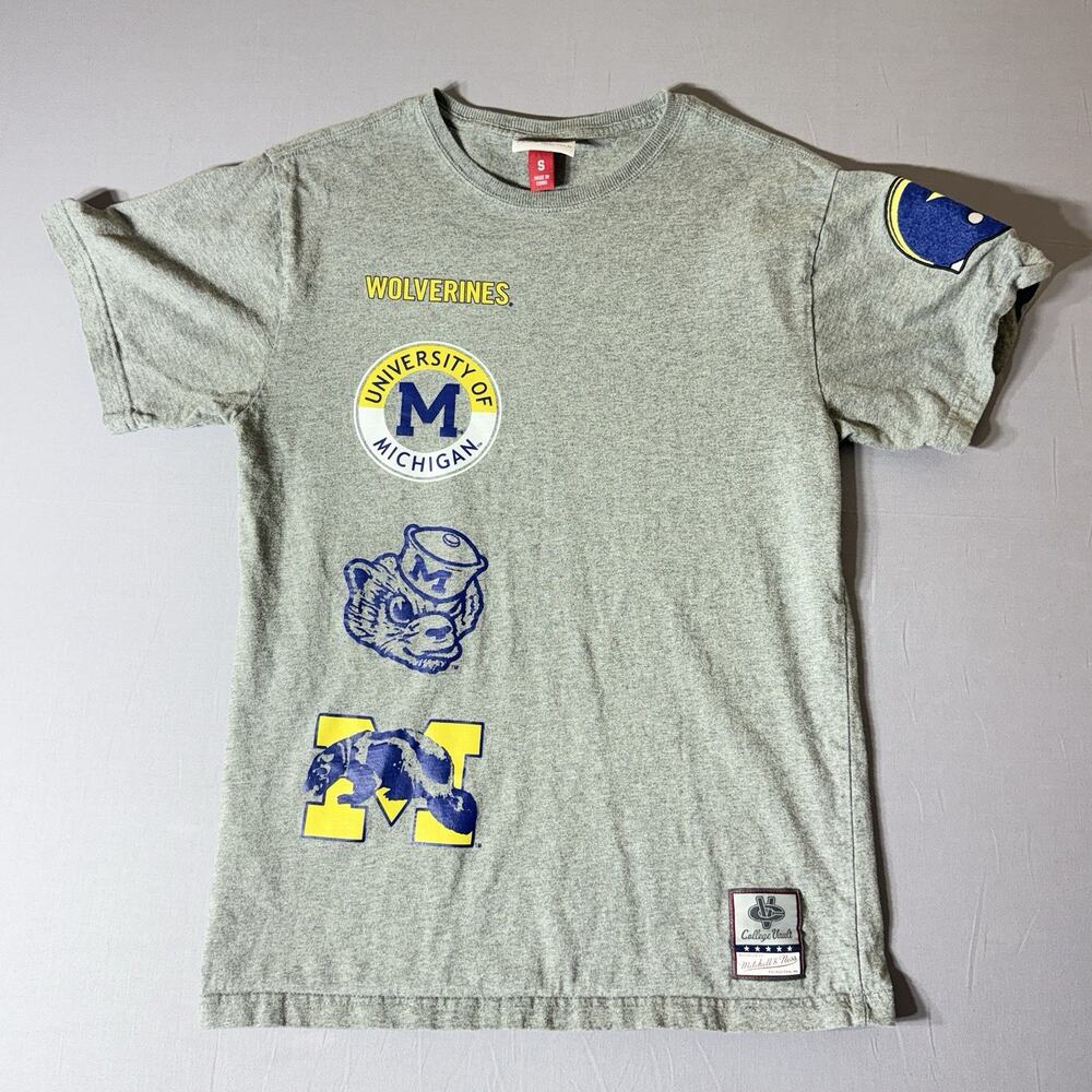 Mitchell and Ness T-Shirt vintage Michigan Wolverines College Vault Sz S